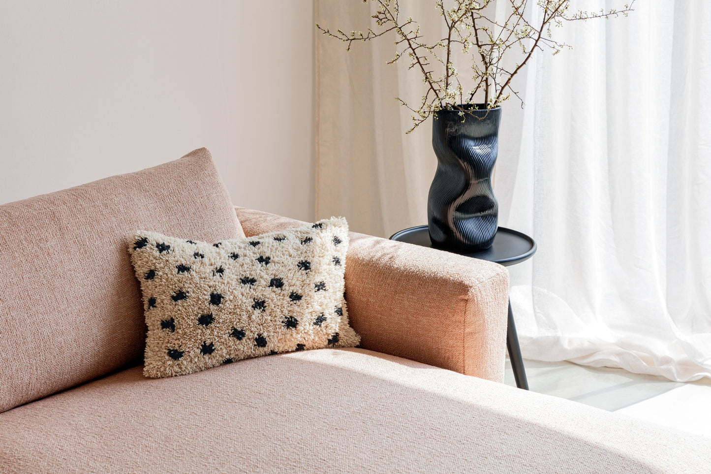 Billie med chaiselongue – Liten sofa, store muligheter