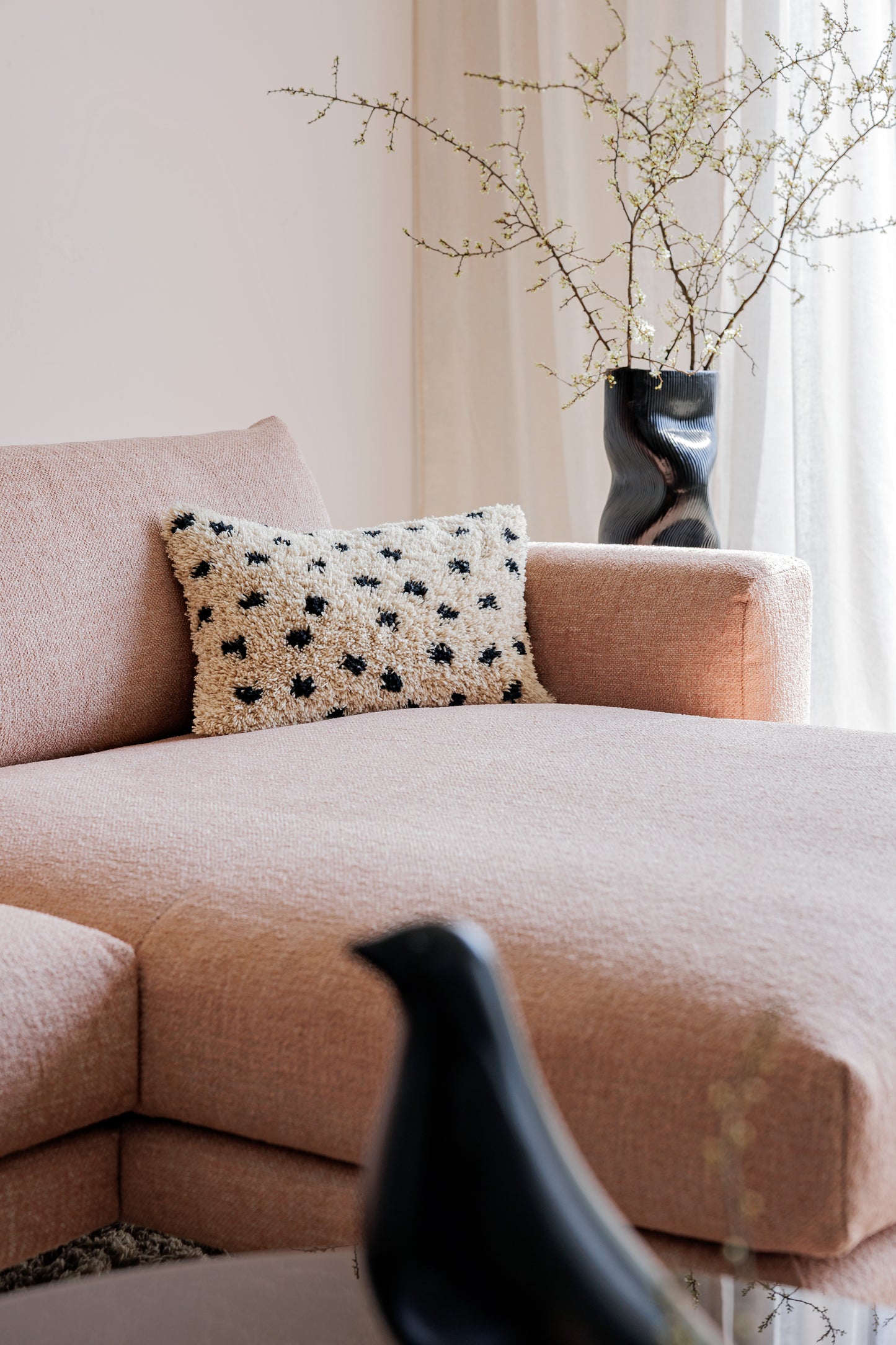 Billie med chaiselongue – Liten sofa, store muligheter