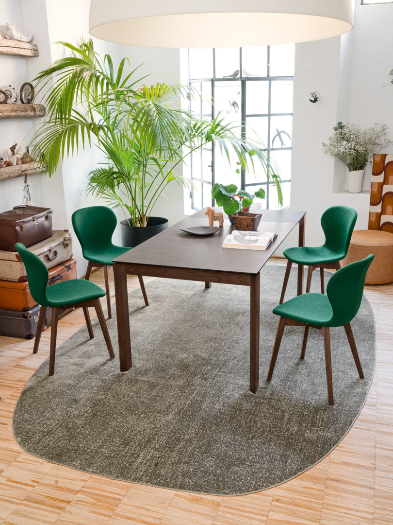 Ops CB2352 spisestuestoler med treben rundt spisebord – Connubia hos @HOME Oslo