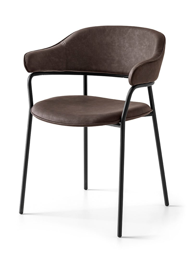 Signorina spisestuestol med armlene, en del av kategorien Spisestuestol - At Home Interiør