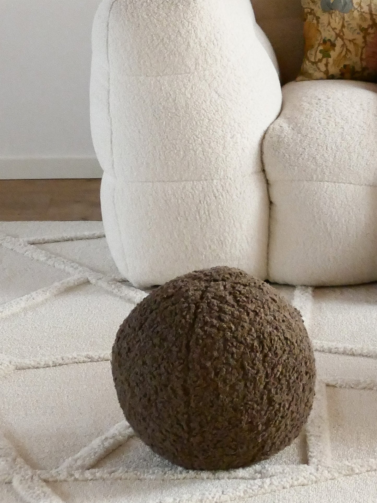 Elsie Ornament Pute Nougat