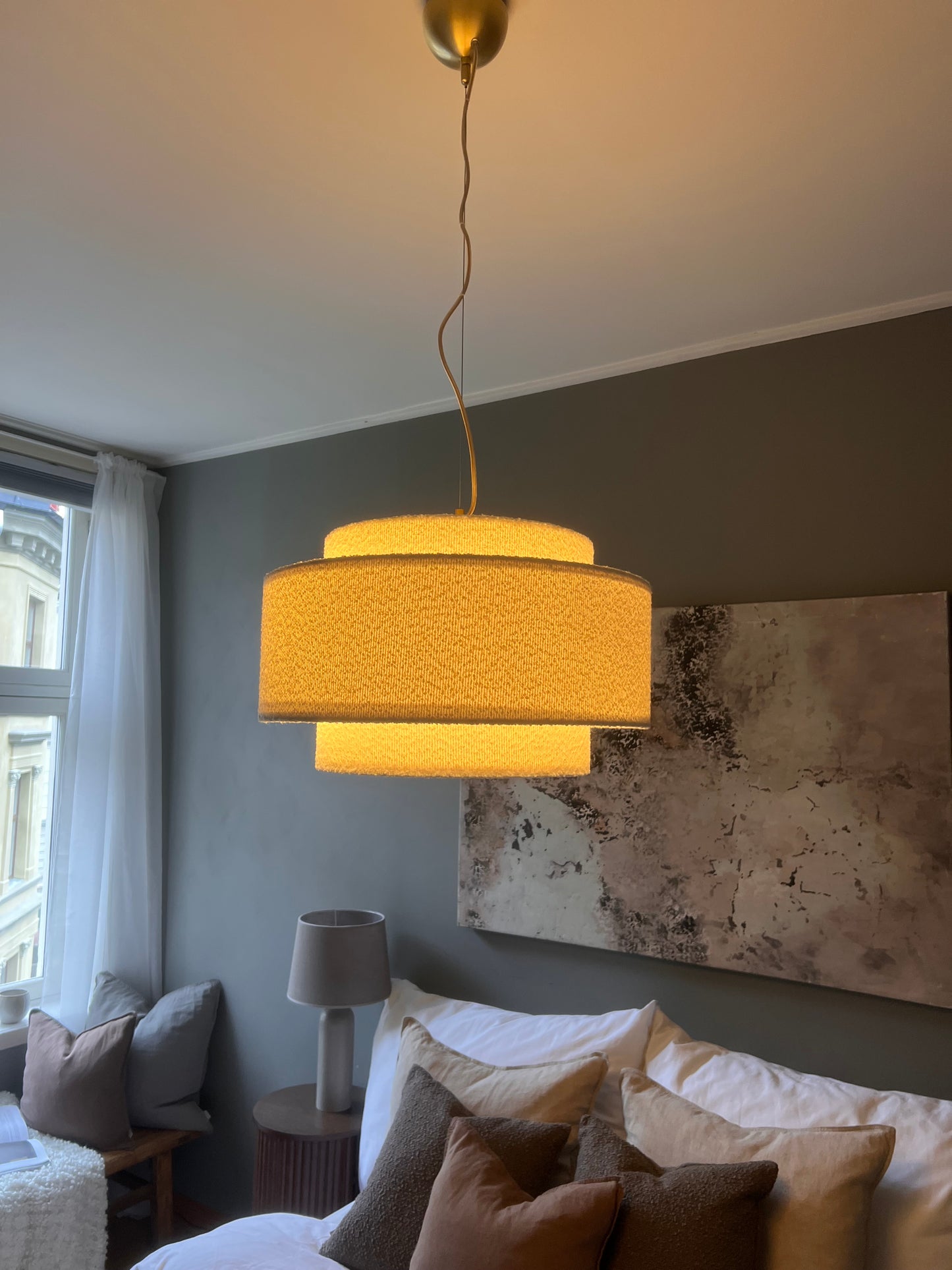 Noah pendellampe i hvit bouclé – 50 og 70 cm