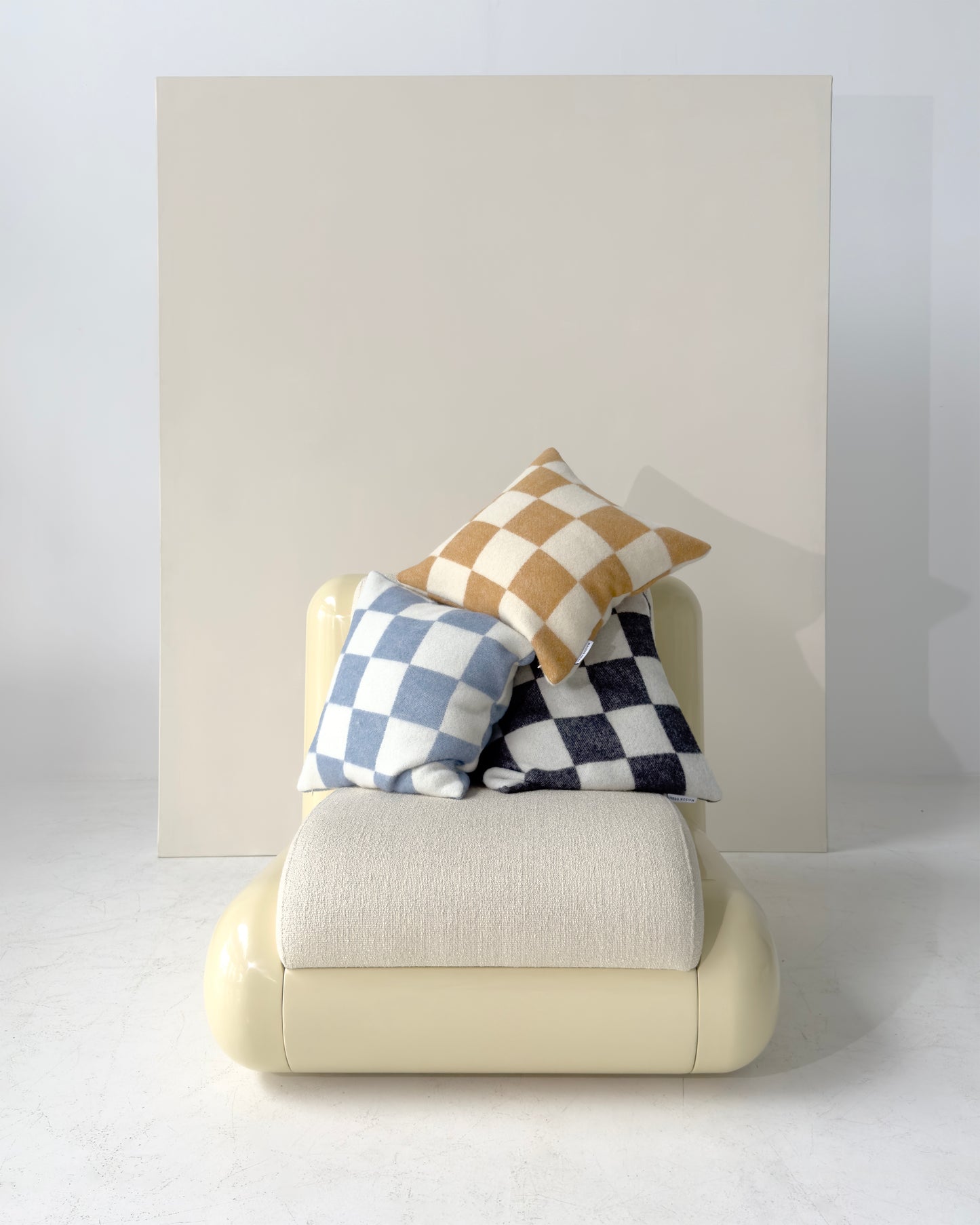 Checkerboard Pyntepute ull terra white