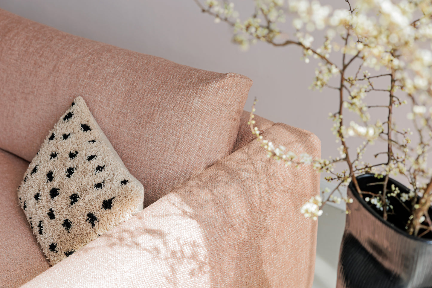 Billie med chaiselongue – Liten sofa, store muligheter