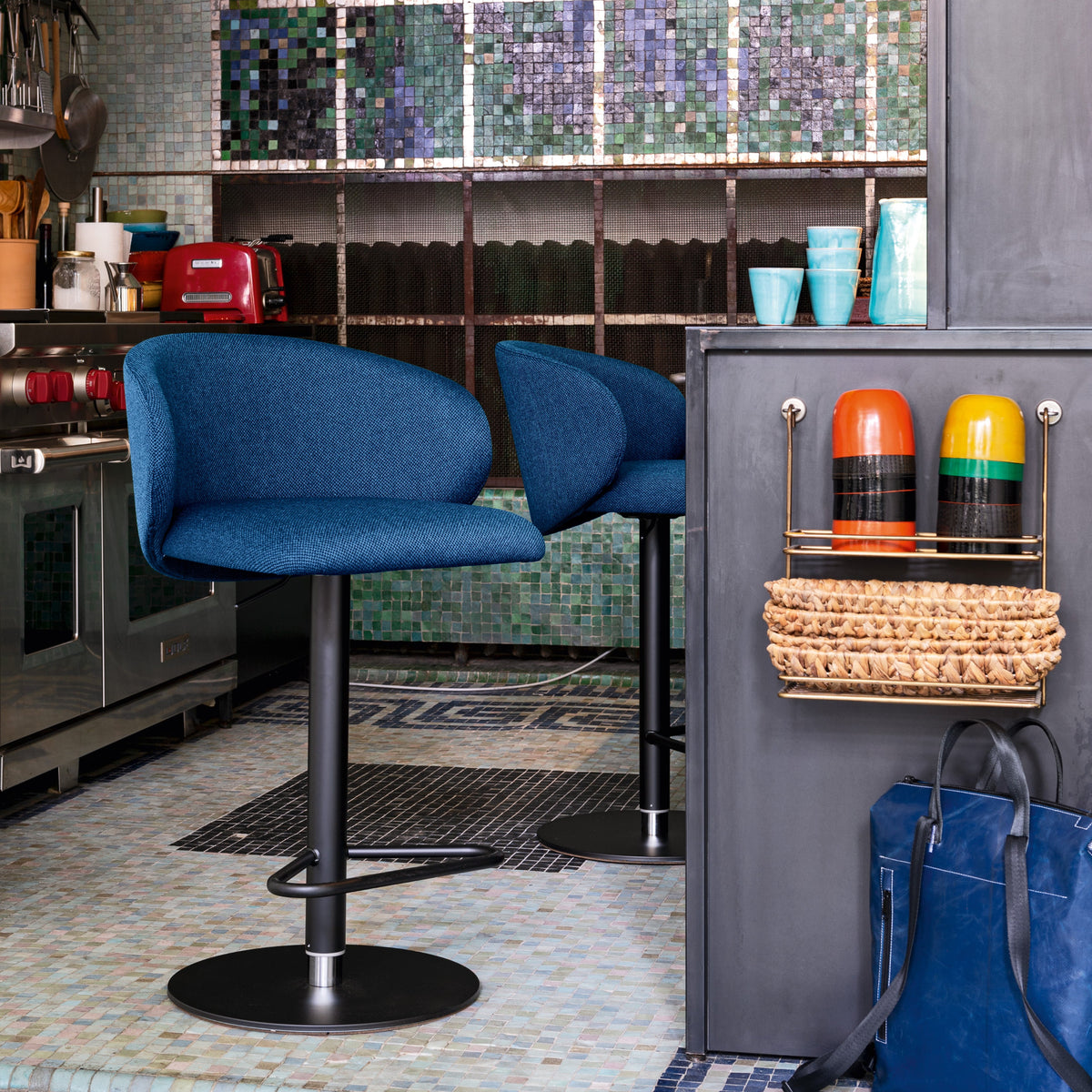 Tuka Soft barstol med gaslift – Connubia design – @HOME Interiør Oslo