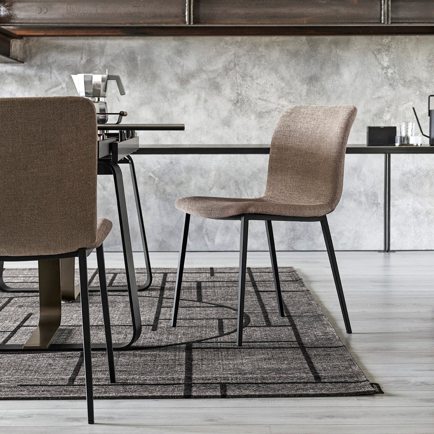 Annie spisestuestol med metallben, CS1852, en del av kategorien spisestuestol - At Home Interiør