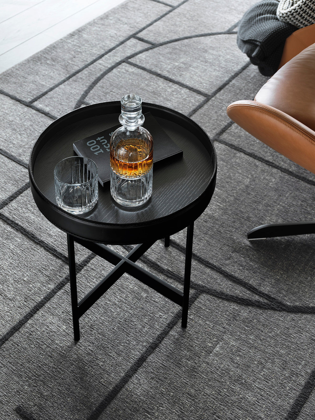 Arena sidebord 42*45, en del av kategorien Stuebord - At Home Interiør