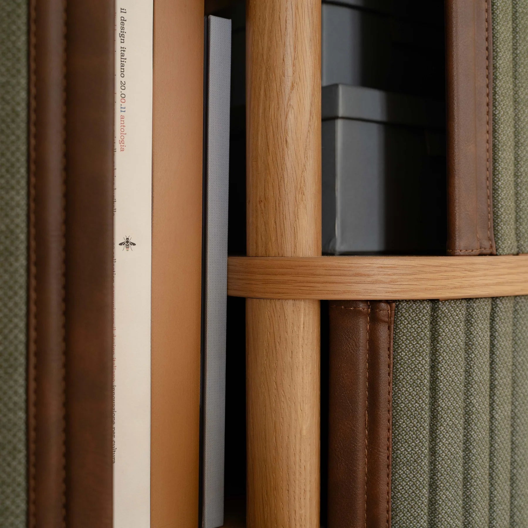 Audacious , Framskap - Fargevalg, en del av kategorien Skap - At Home Interiør