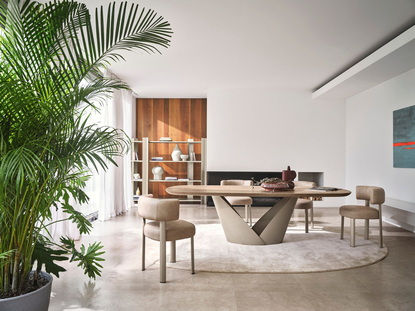 Calla spisebord – heltre eik med metallfot, 2 størrelser, en del av kategorien Spisebord - At Home Interiør