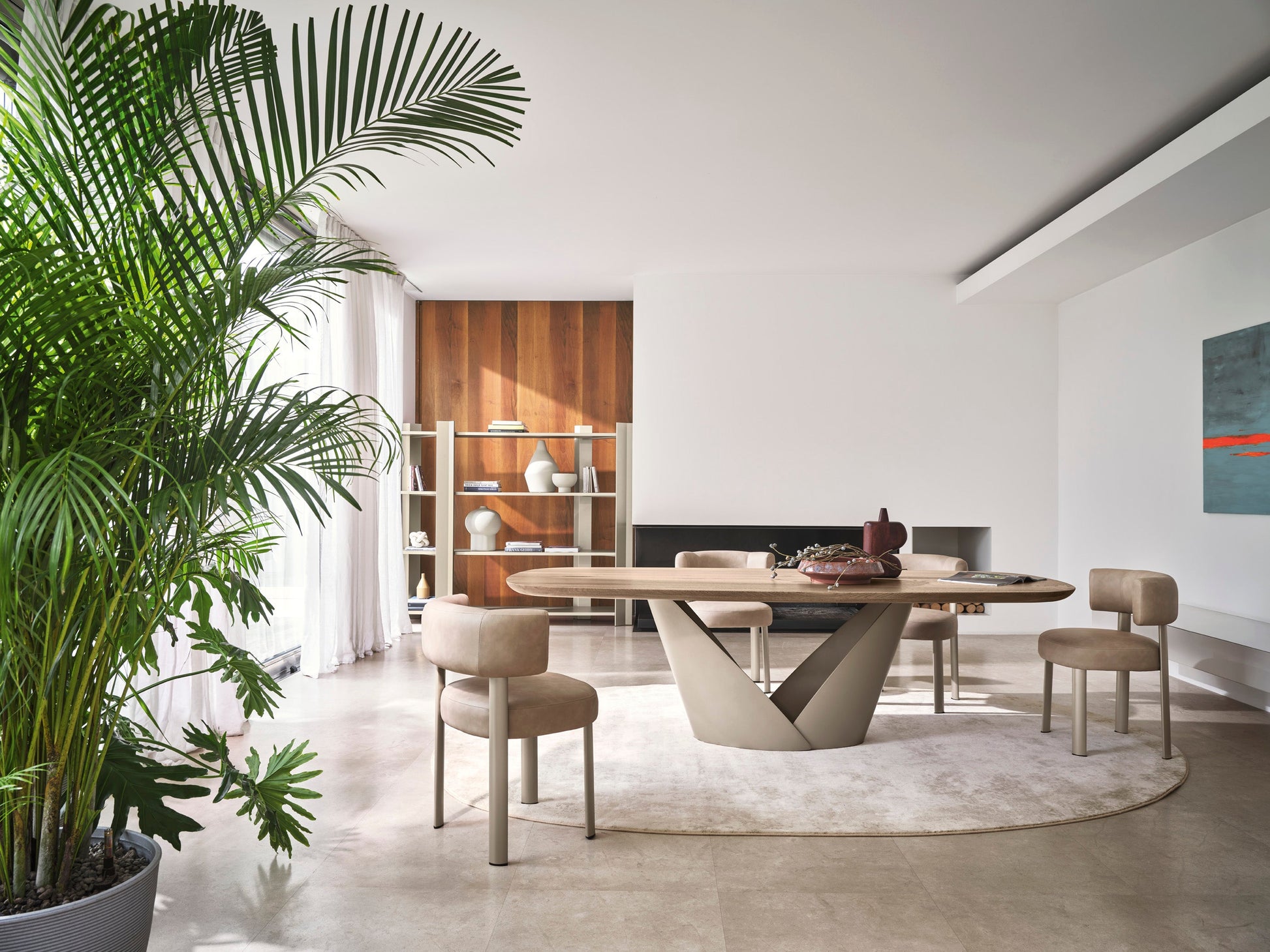 Calla spisebord – heltre eik med metallfot, 2 størrelser, en del av kategorien Spisebord - At Home Interiør