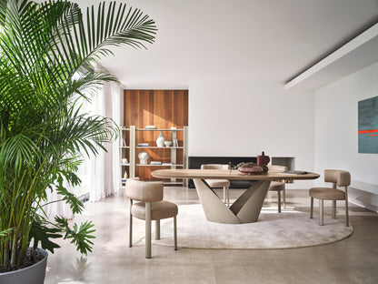 Calla spisebord – heltre eik med metallfot, 2 størrelser, en del av kategorien Spisebord - At Home Interiør