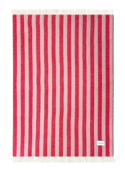 Candy wrap Ullpledd Pink Cherry, en del av kategorien Pledd - At Home Interiør