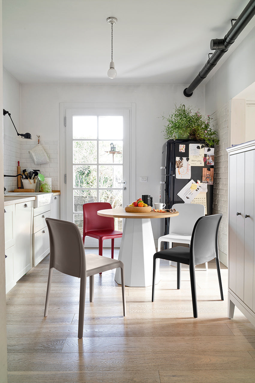 Bayo spisestol  – lett, solid og perfekt ute som inne