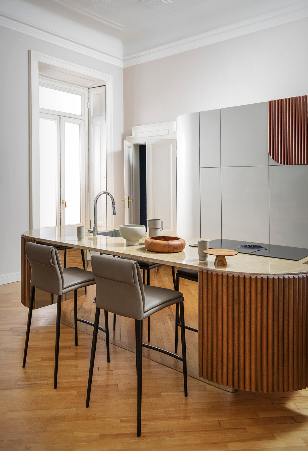 Carmen barkrakker med metall ben