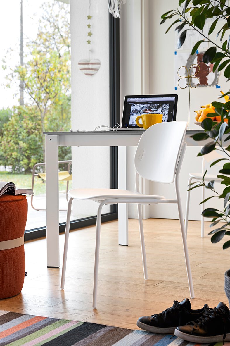 Eminence 160 - 310 Melamin spisebord, en del av kategorien Spisebord - At Home Interiør