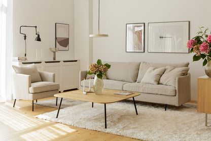 Julia 3-seter XL sofa i stilrent stuemiljø – @HOME Interiør Oslo