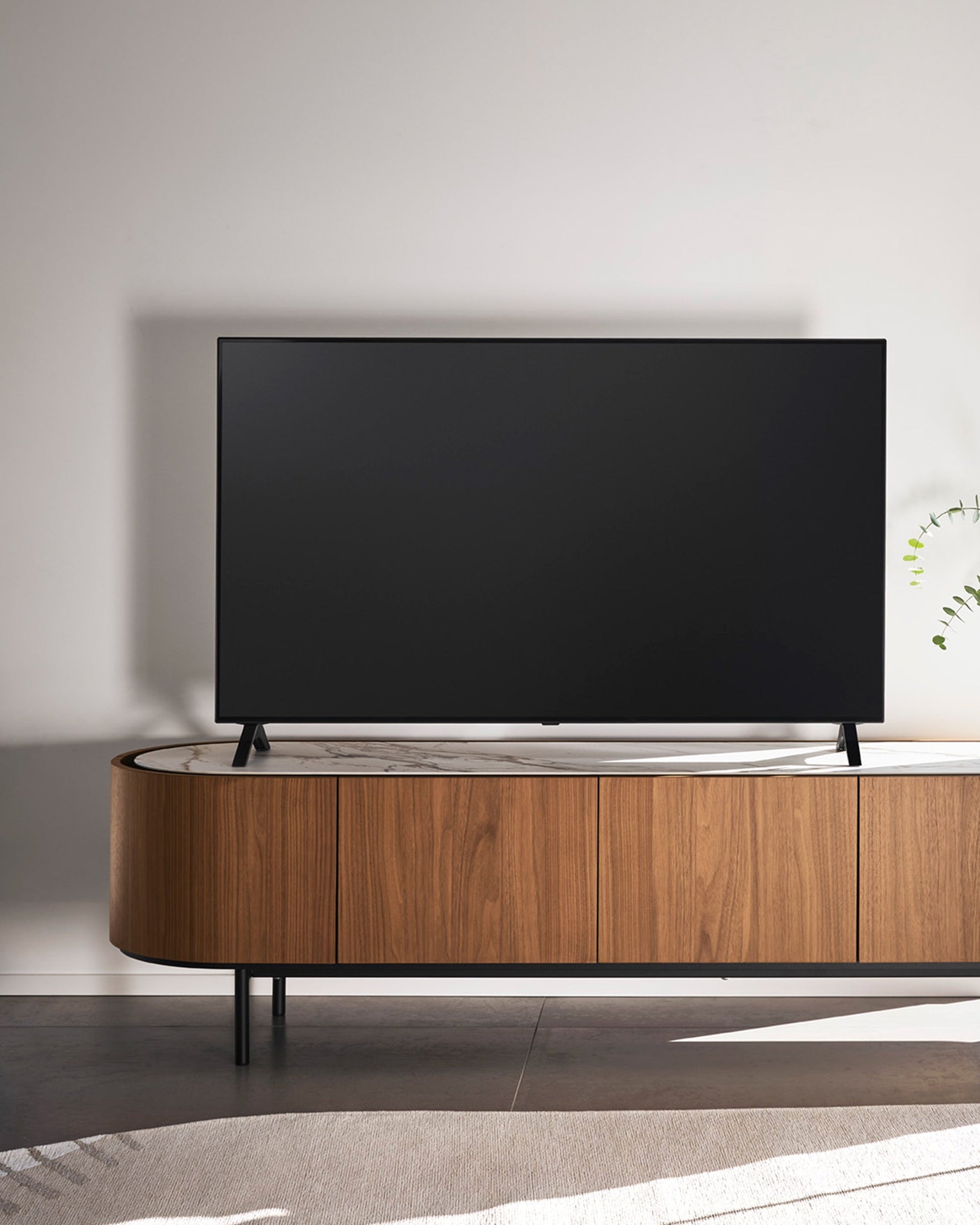 LAKE tvbenk 5 dører 225 cm, en del av kategorien skap - At Home Interiør