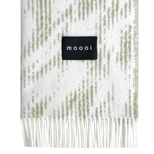 Moooi Blushing Sloth Olive cream Ullpledd, en del av kategorien Pledd - At Home Interiør