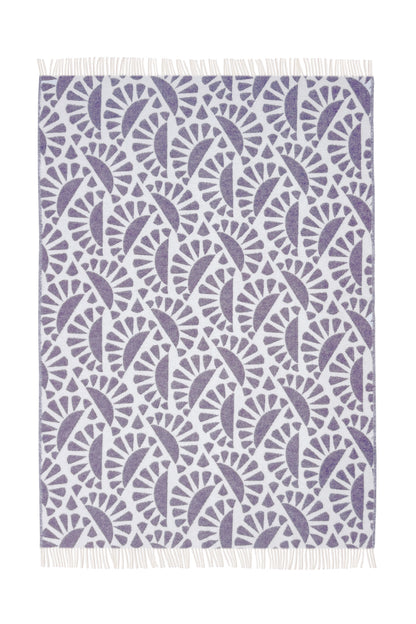 Moooi Woodblock Beetle Ullpledd Plum cream, en del av kategorien Pledd - At Home Interiør