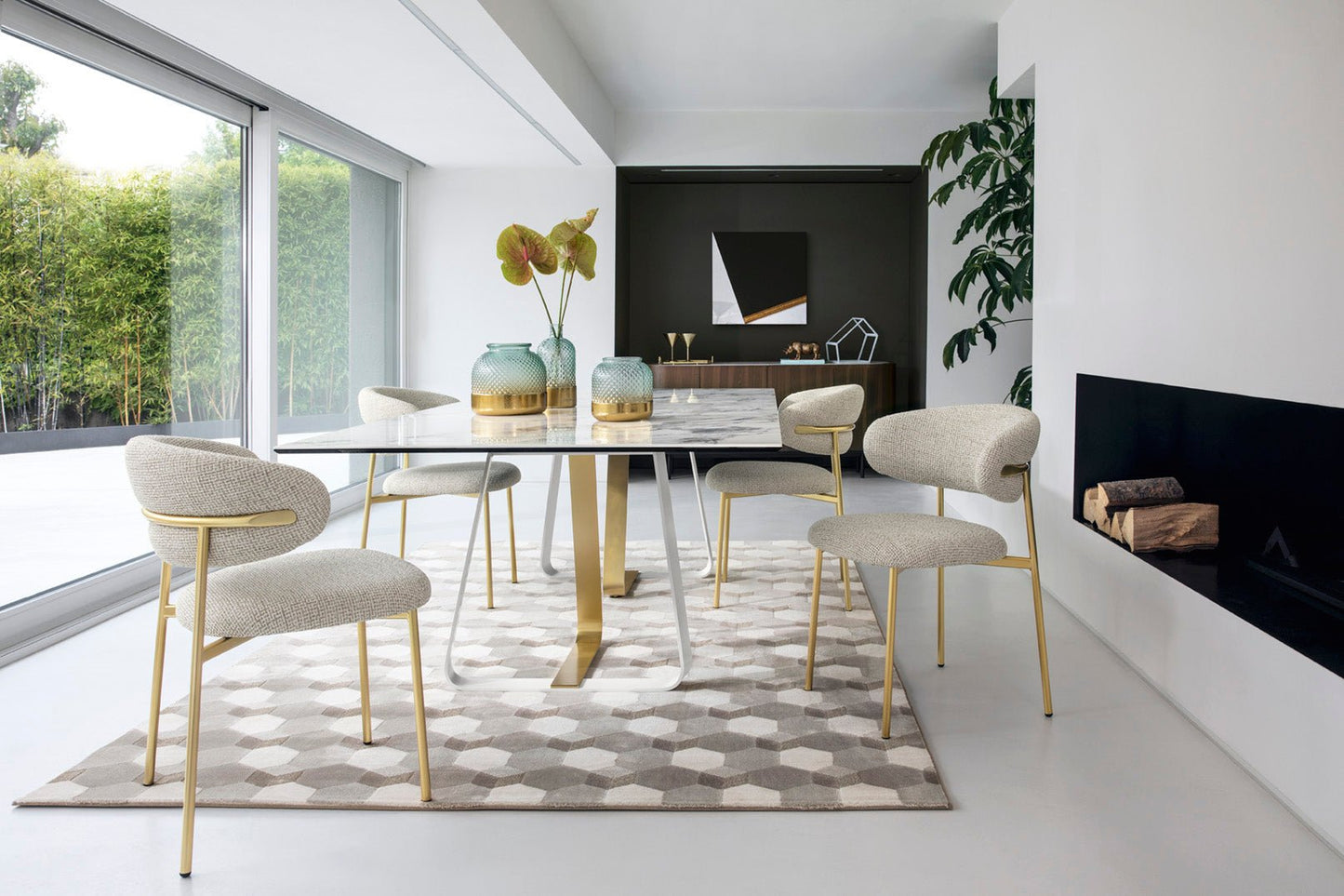 Oleandro spisestuestol med metallben, en del av kategorien spisestuestol - At Home Interiør