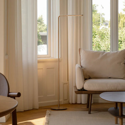 Omni Gulvlampe NYHET, en del av kategorien Bordlampe - At Home Interiør