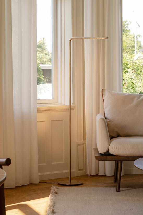 Omni Gulvlampe NYHET, en del av kategorien Bordlampe - At Home Interiør