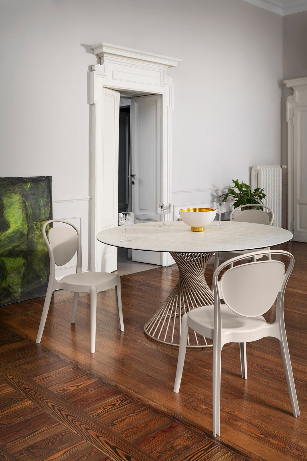 Parisienne polycarbonat stol, en del av kategorien spisestuestol - At Home Interiør