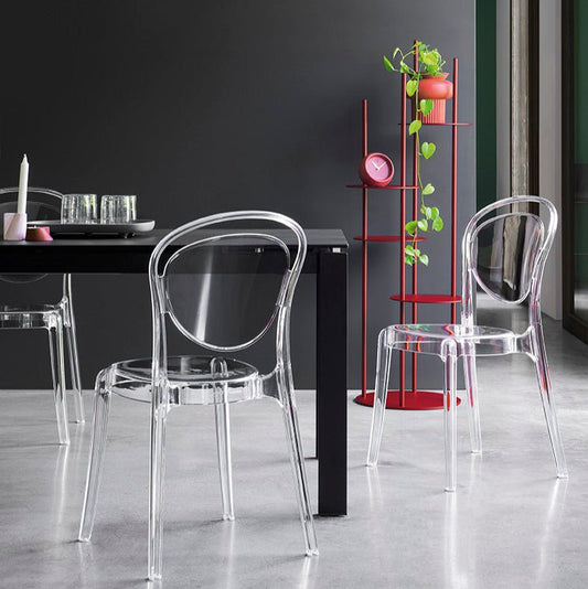 Parisienne polycarbonat stol, en del av kategorien spisestuestol - At Home Interiør