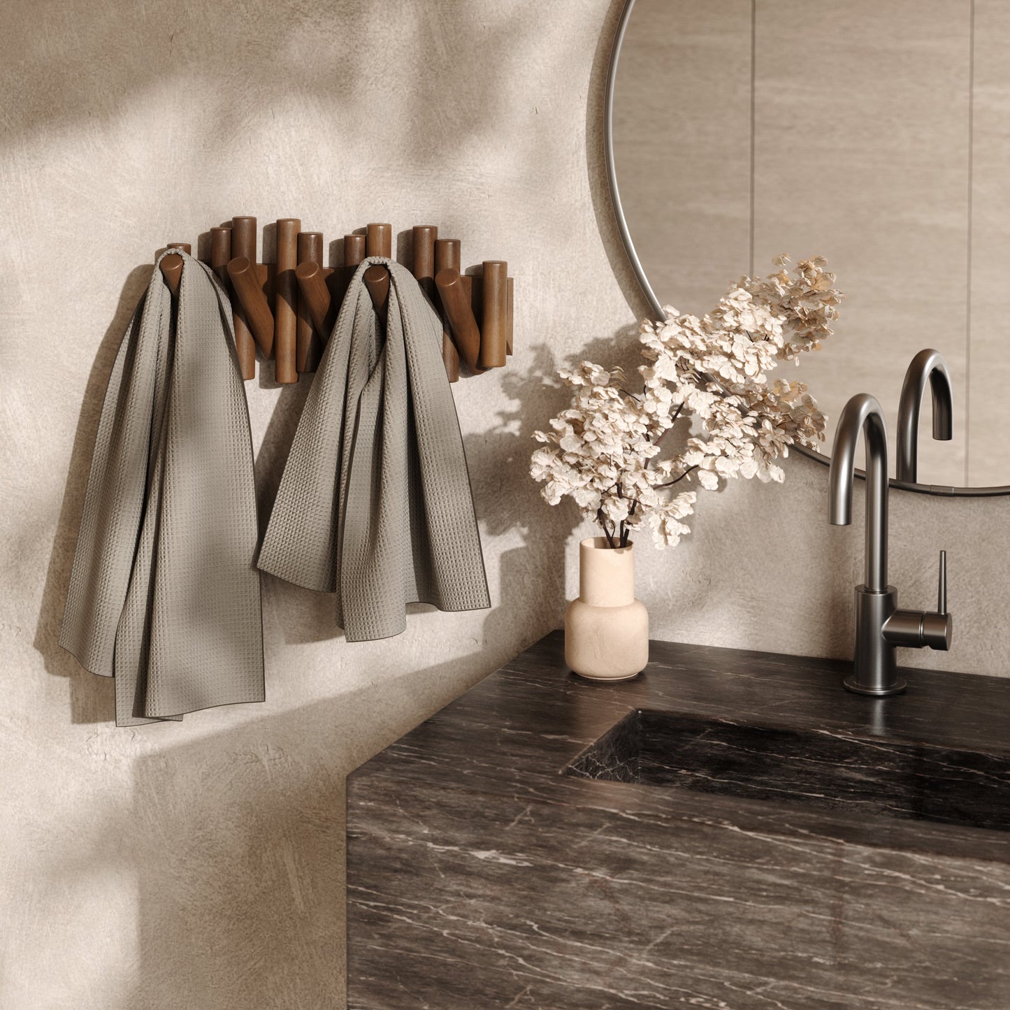 Picket knaggrekke walnut– funksjonelt design som også er veggkunst, en del av kategorien - At Home Interiør