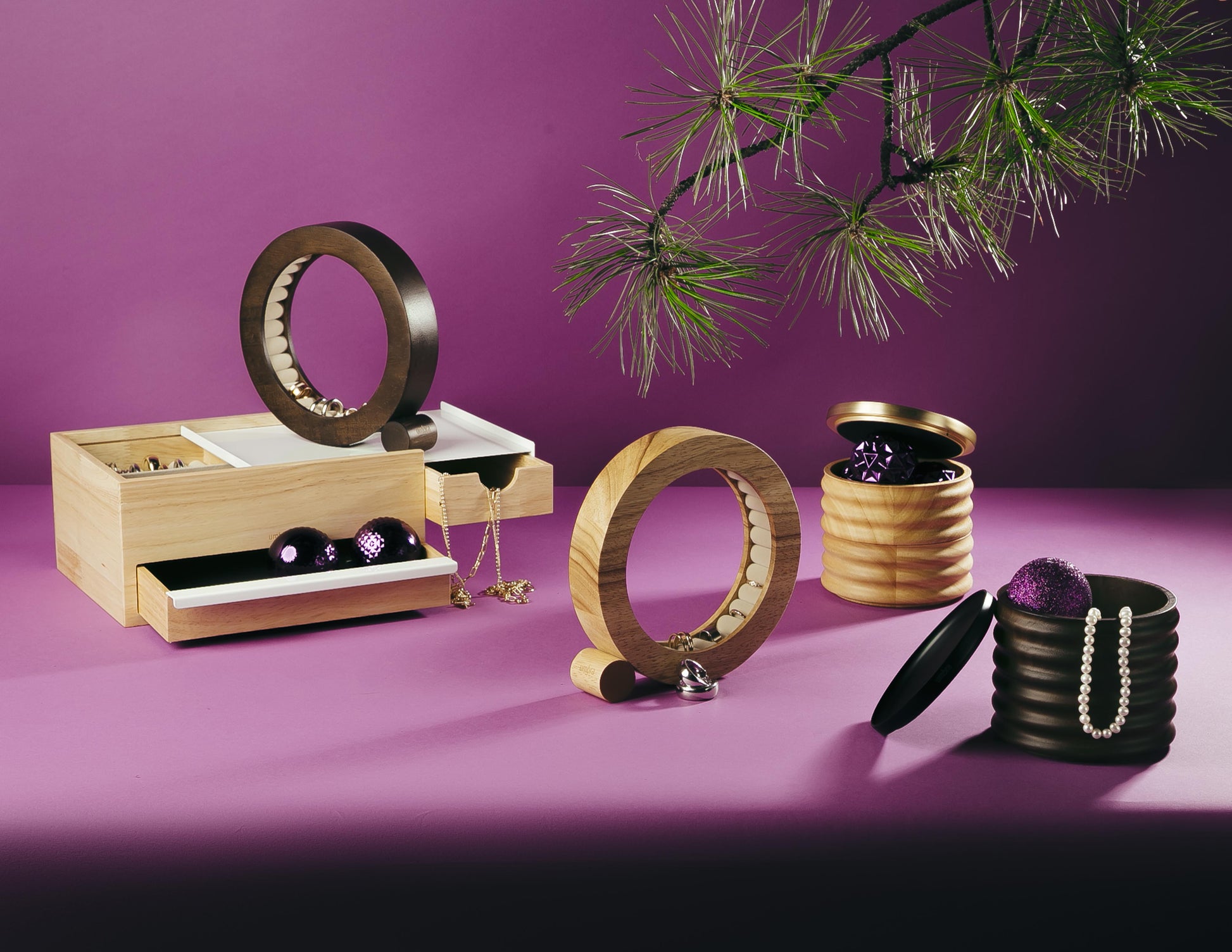 Ringholder FERRIS valnøtt, en del av kategorien - At Home Interiør