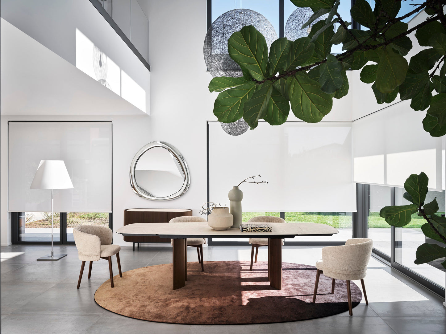 Sandy spisebord med utrekk i begge ender. Nyhet, en del av kategorien Spisebord - At Home Interiør