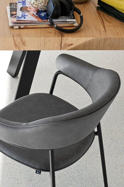 Signorina spisestuestol med armlene, en del av kategorien Spisestuestol - At Home Interiør