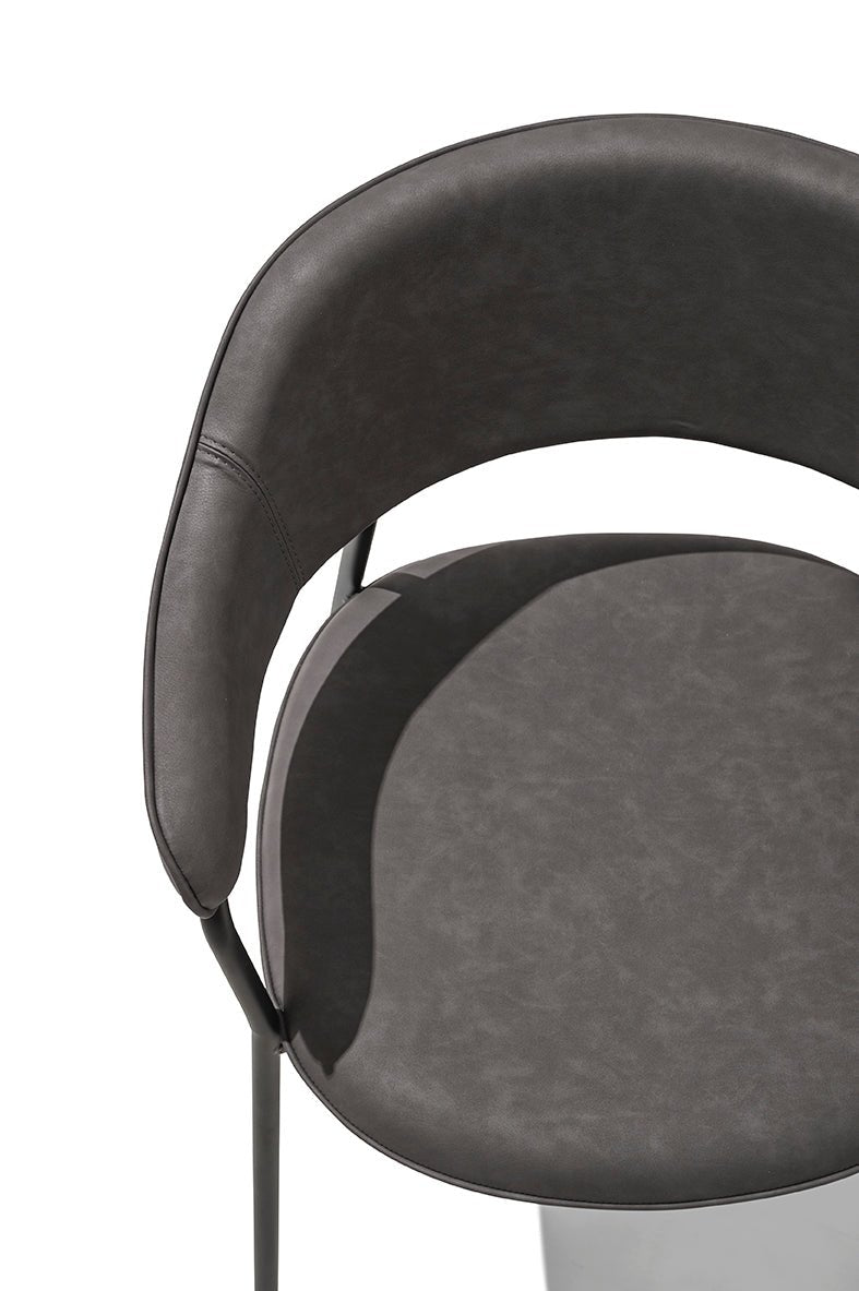 Signorina spisestuestol med armlene, en del av kategorien Spisestuestol - At Home Interiør