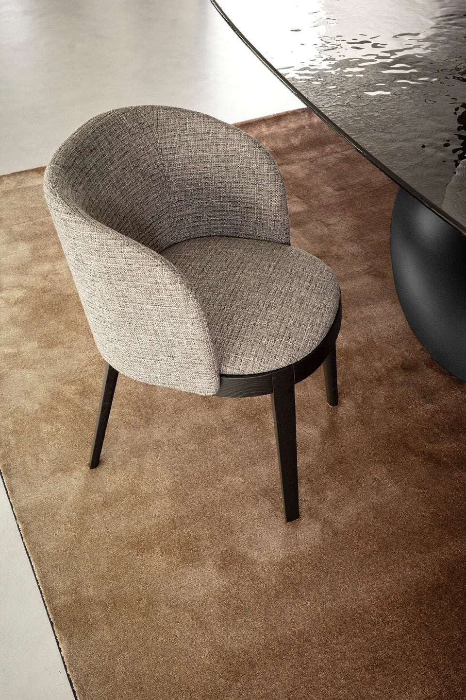 Sky Taupe Gulvteppe, en del av kategorien Gulvteppe - At Home Interiør