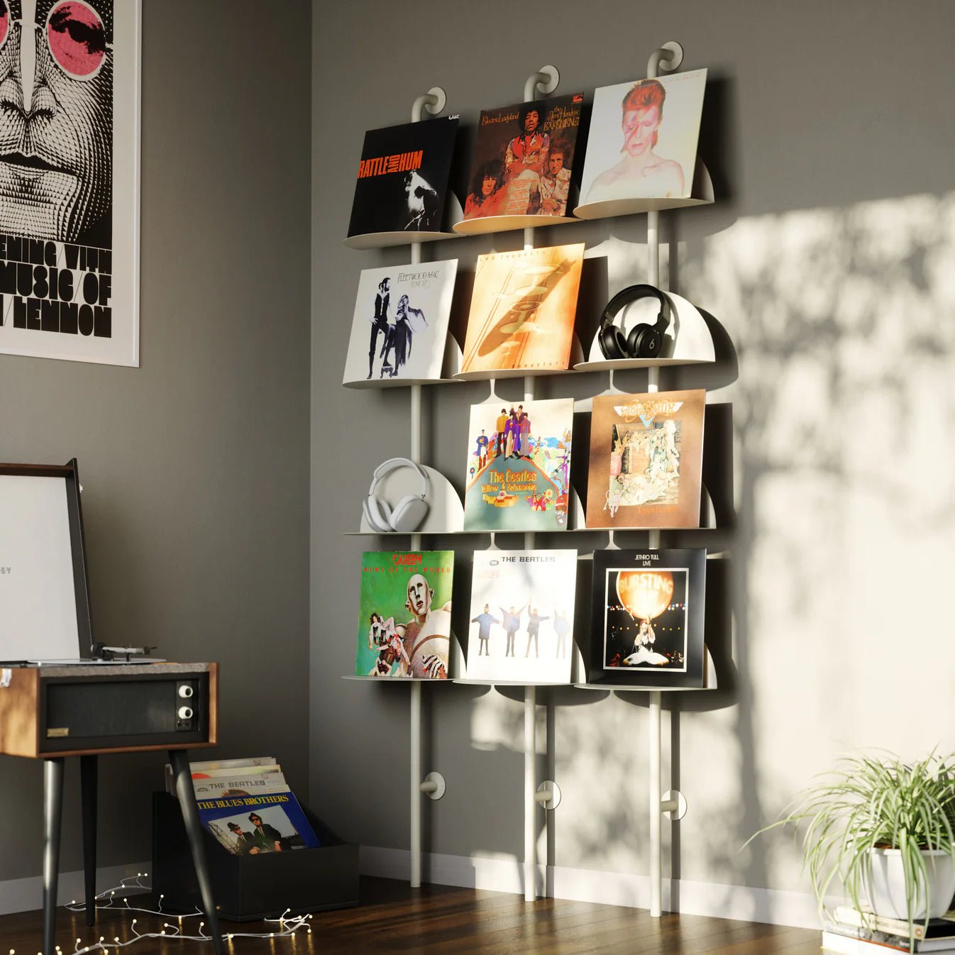 Solis vegghylle, sort eller sand, en del av kategorien - At Home Interiør