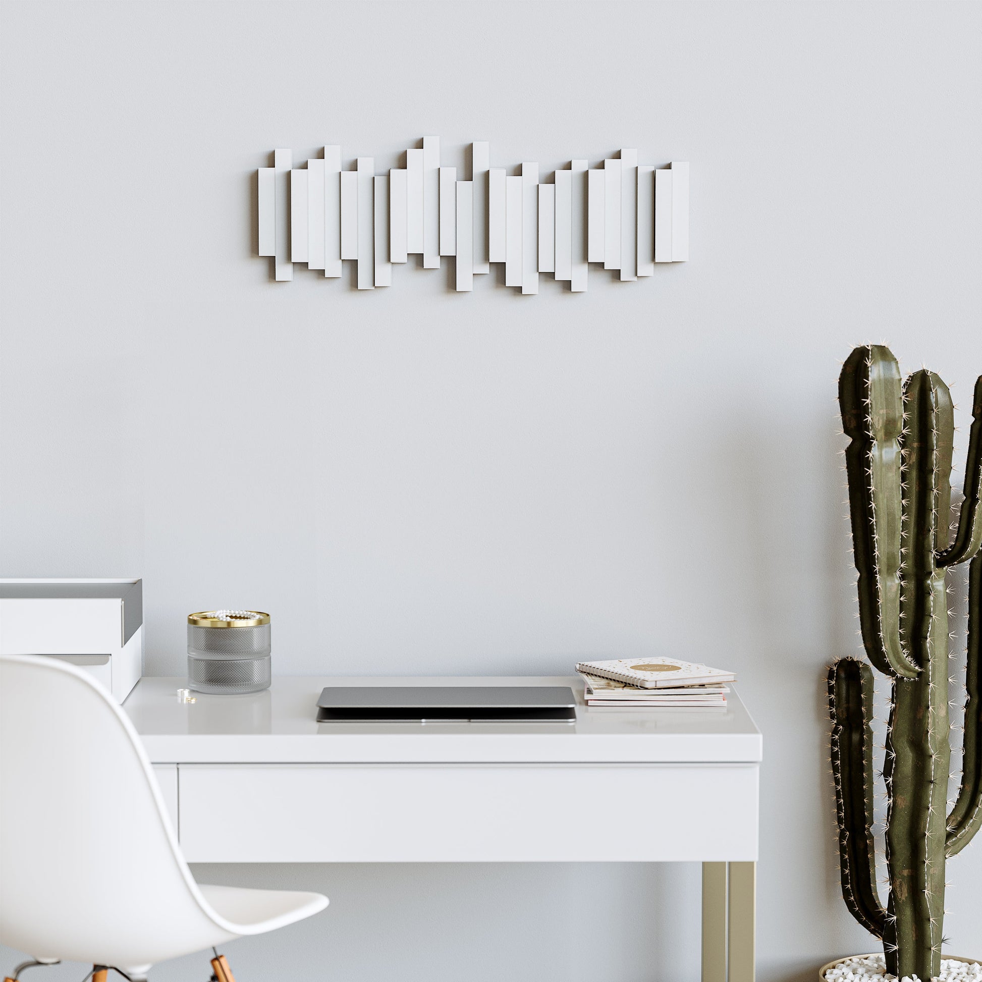 Sticks knaggrekke Hvit/sort, en del av kategorien Knagg - At Home Interiør