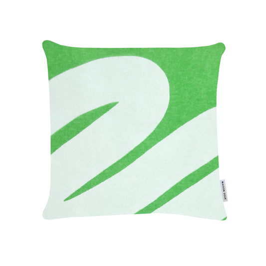 Swirl Pyntepute ull Apple white, en del av kategorien Pute - At Home Interiør