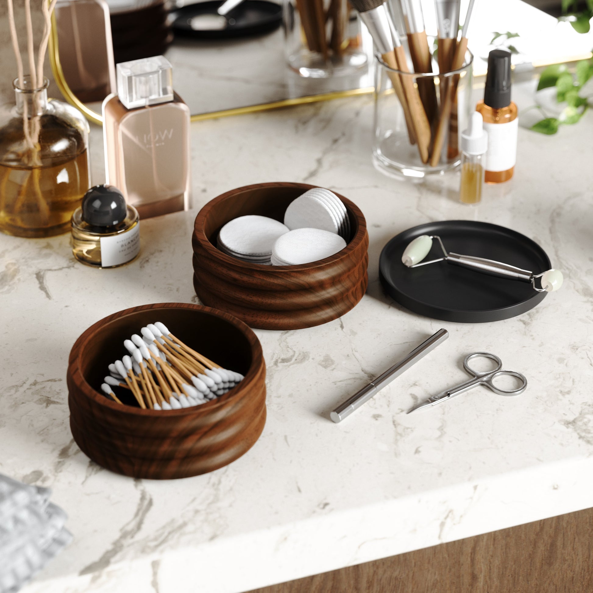 Tesora smykkeskrin, valnøtt, en del av kategorien Småsaker - At Home Interiør