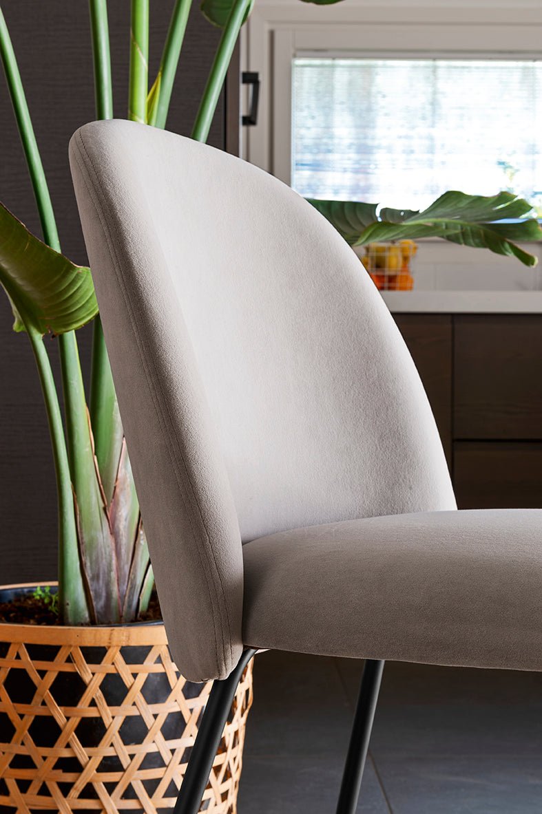 Tuka metallben spisestol– Connubia, en del av kategorien Spisestuestol - At Home Interiør