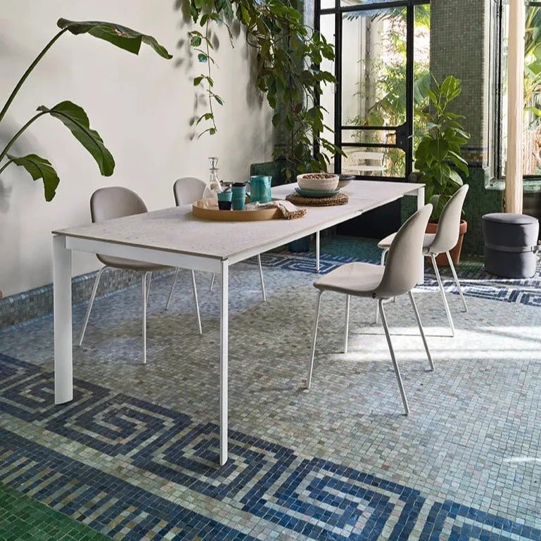 Eminence 130-230 spisebord – @HOME Interiør Oslo